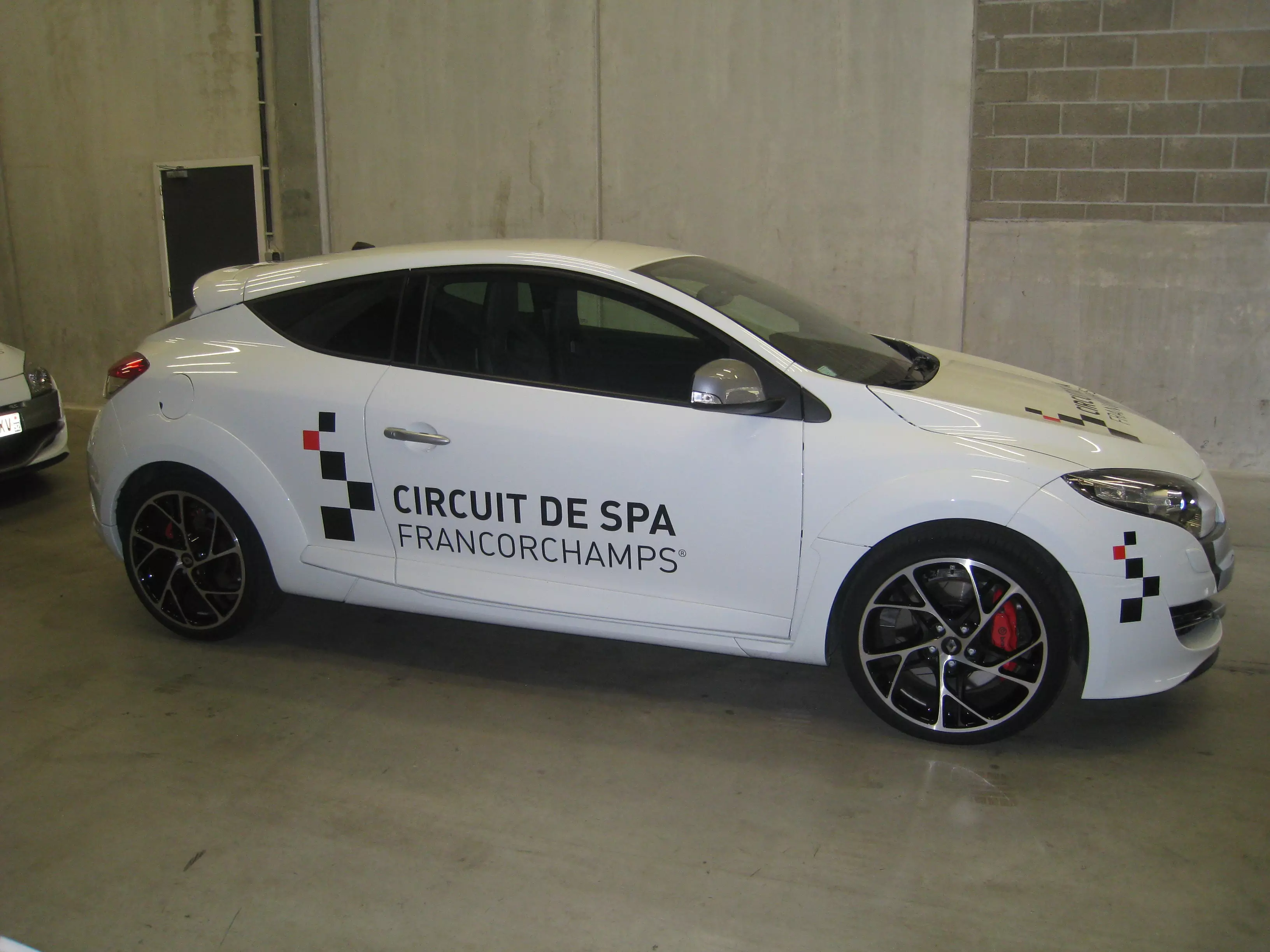 Lettrage Véhicule Francorchamps vue profil